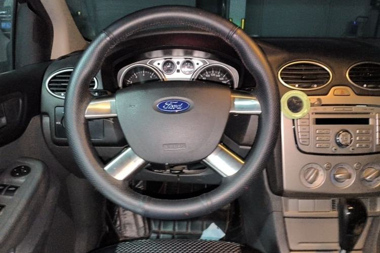 Used Ford Focus 2013 Hatchback Classic 1.8L Automatic Base Model Steering Wheel