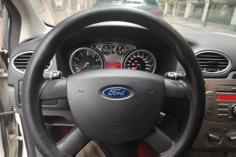 Used Ford Focus 2013 Hatchback Classic 1.8L Automatic Base Model Steering Wheel