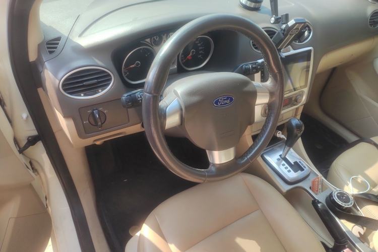 Used Ford Focus 2013 Sedan Classic 1.8L Automatic Fashion Edition Steering Wheel
