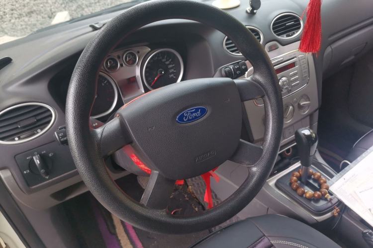 Used Ford Focus 2013 Hatchback Classic 1.8L Automatic Base Model Steering Wheel
