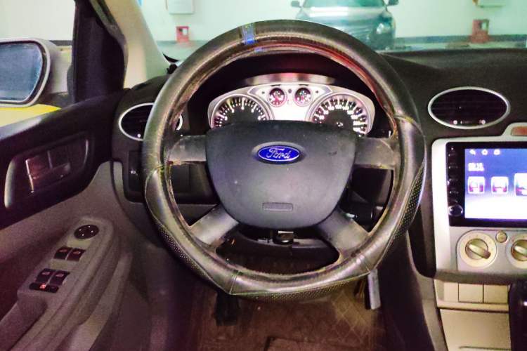 Used Ford Focus 2013 Hatchback Classic 1.8L Automatic Millionth Anniversary Edition Steering Wheel