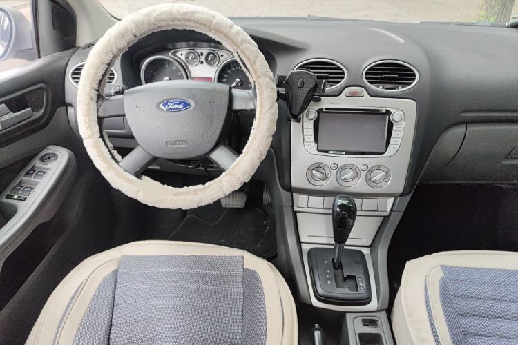 Used Ford Focus 2013 Hatchback Classic 1.8L Automatic Base Model Steering Wheel