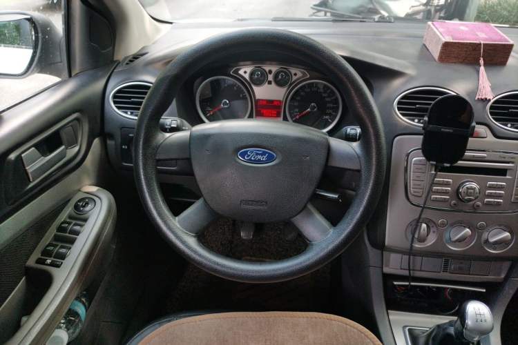 Used Ford Focus 2013 Hatchback Classic 1.8L Manual Base Model Steering Wheel