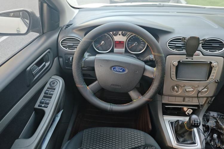 Used Ford Focus 2013 Hatchback Classic 1.8L Manual Base Model Steering Wheel