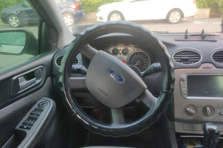 Used Ford Focus 2013 Hatchback Classic 1.8L Automatic Base Model Steering Wheel