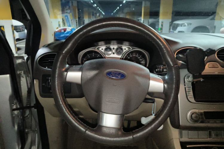 Used Ford Focus 2013 Sedan Classic 1.8L Manual Fashion Edition Steering Wheel