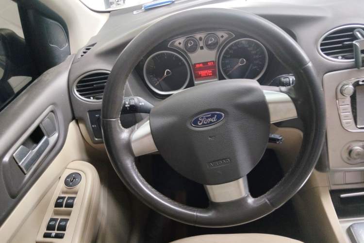 Used Ford Focus 2013 Hatchback Classic 1.8L Automatic Fashion Edition Steering Wheel
