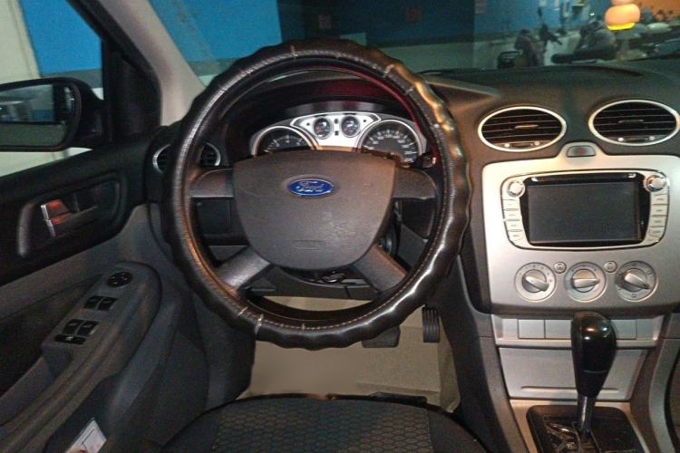 Used Ford Focus 2013 Hatchback Classic 1.8L Automatic Base Model Steering Wheel