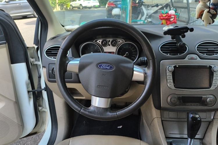 Used Ford Focus 2013 Hatchback Classic 1.8L Automatic Fashion Edition Steering Wheel