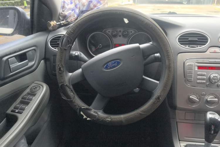 Used Ford Focus 2013 Hatchback Classic 1.8L Automatic Base Model Steering Wheel