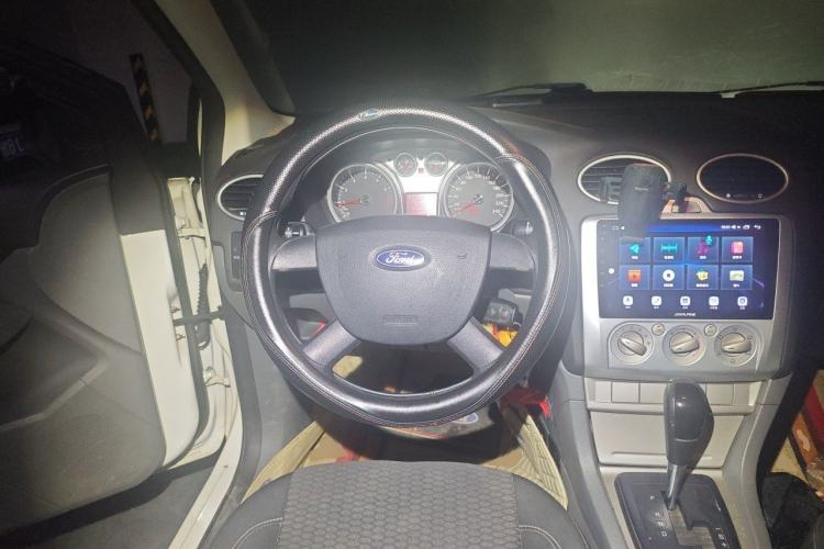 Used Ford Focus 2013 Hatchback Classic 1.8L Automatic Base Model Steering Wheel
