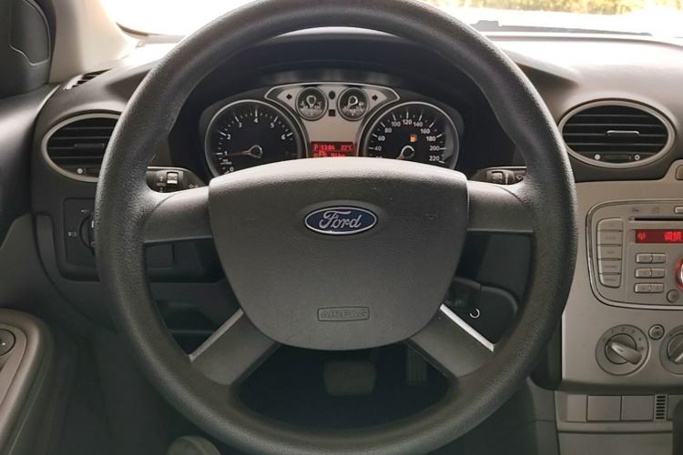 Used Ford Focus 2013 Hatchback Classic 1.8L Automatic Base Model Steering Wheel