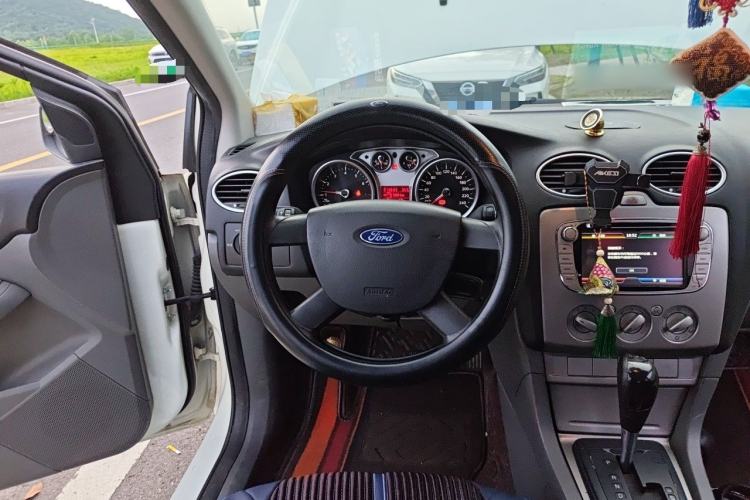 Used Ford Focus 2013 Hatchback Classic 1.8L Automatic Base Model Steering Wheel