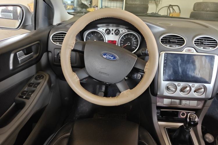 Used Ford Focus 2013 Hatchback Classic 1.8L Manual Base Model Steering Wheel