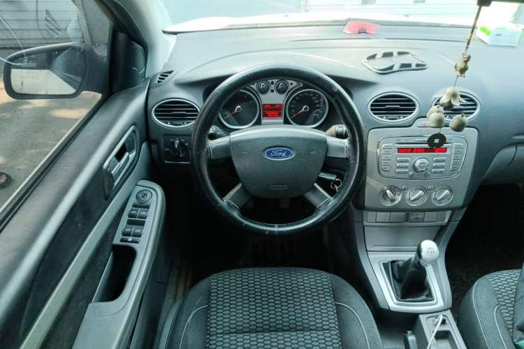 Used Ford Focus 2013 Hatchback Classic 1.8L Manual Base Model Steering Wheel
