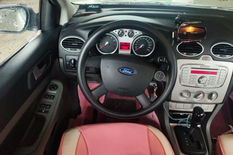 Used Ford Focus 2013 Hatchback Classic 1.8L Automatic Base Model Steering Wheel