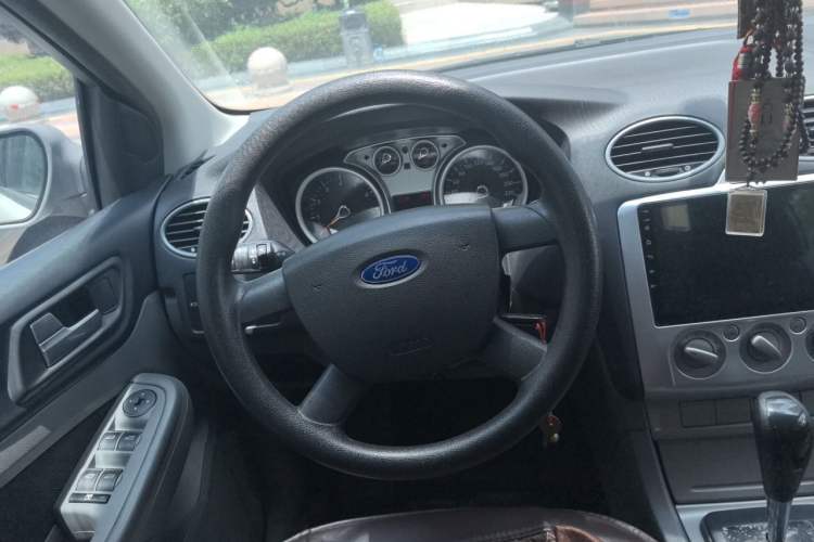 Used Ford Focus 2013 Hatchback Classic 1.8L Automatic Base Model Steering Wheel