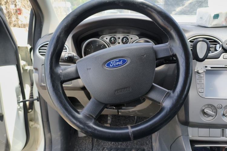 Used Ford Focus 2013 Hatchback Classic 1.8L Manual Base Model Steering Wheel