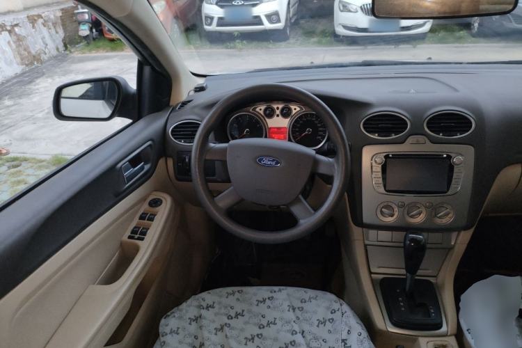 Used Ford Focus 2013 Sedan Classic 1.8L Automatic Base Model Steering Wheel