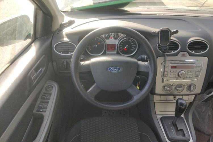 Used Ford Focus 2013 Hatchback Classic 1.8L Automatic Base Model Steering Wheel