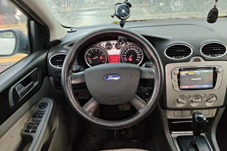 Used Ford Focus 2013 Hatchback Classic 1.8L Automatic Base Model Steering Wheel