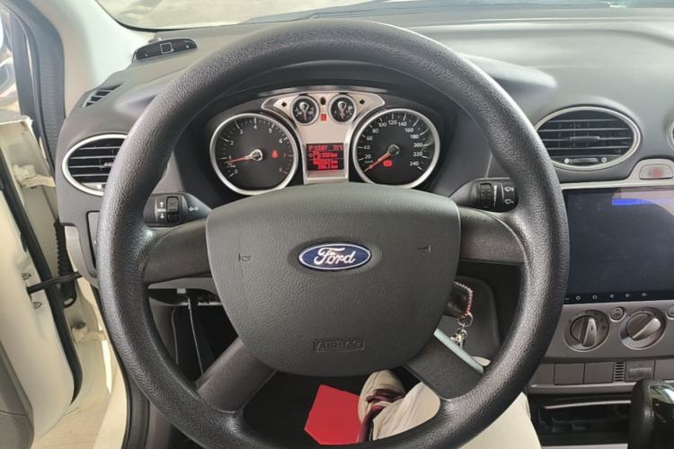 Used Ford Focus 2013 Hatchback Classic 1.8L Automatic Base Model Steering Wheel