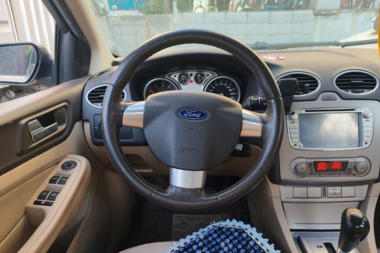 Used Ford Focus 2013 Sedan Classic 1.8L Automatic Fashion Edition Steering Wheel