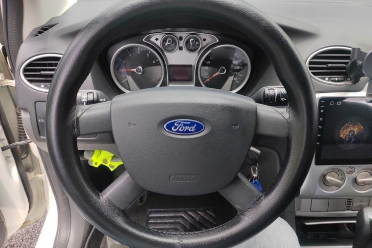 Used Ford Focus 2013 Hatchback Classic 1.8L Automatic Base Model Steering Wheel