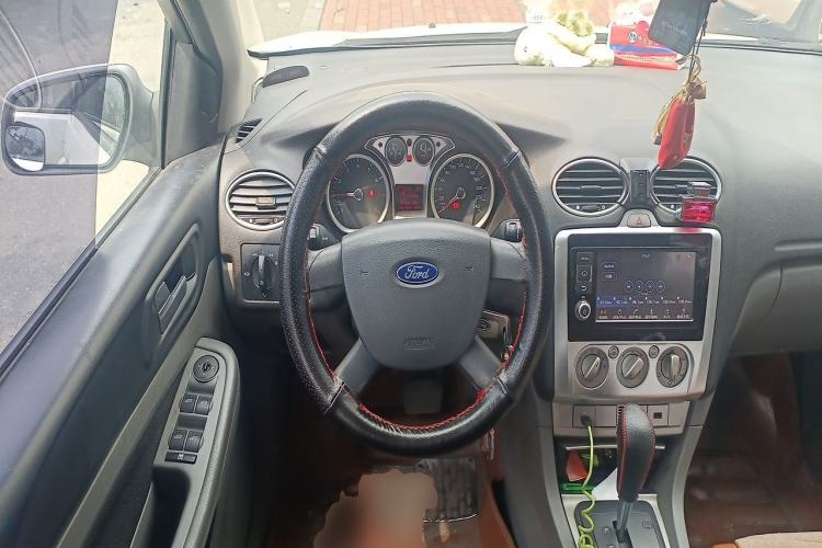Used Ford Focus 2013 Hatchback Classic 1.8L Automatic Base Model Steering Wheel