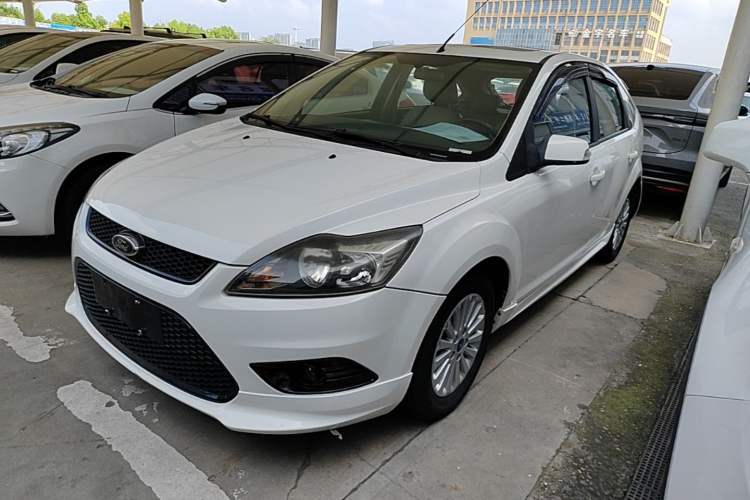Ford Focus 2013 Hatchback Classic 1.8L Manual Base Model usado Guazi used car, China used car export, Used car for sale, Used  cars, Cheapest cars for sale