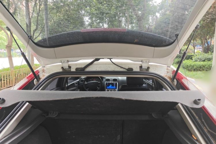 Used Ford Focus 2013 Hatchback Classic 1.8L Manual Base Model Trunk