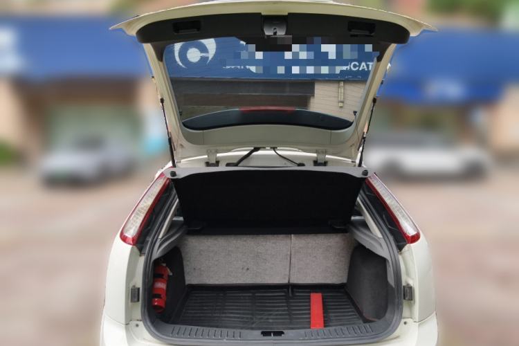 Used Ford Focus 2013 Hatchback Classic 1.8L Automatic Base Model Trunk