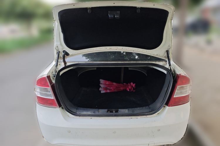 Used Ford Focus 2013 Sedan Classic 1.8L Manual Fashion Edition Trunk