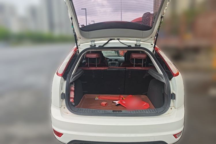 Used Ford Focus 2013 Hatchback Classic 1.8L Manual Base Model Trunk