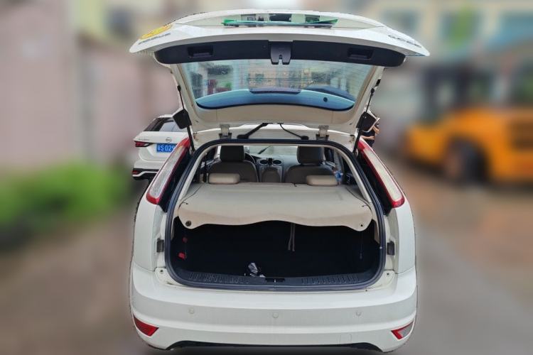 Used Ford Focus 2013 Hatchback Classic 1.8L Automatic Base Model Trunk