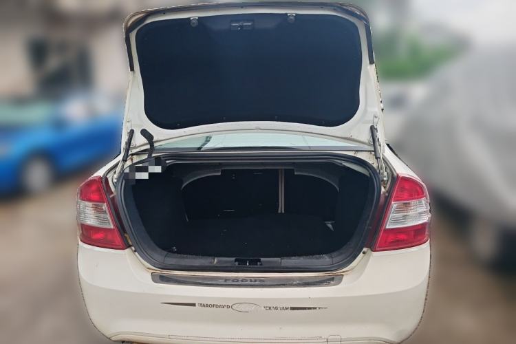 Used Ford Focus 2013 Sedan Classic 1.8L Manual Base Model Trunk