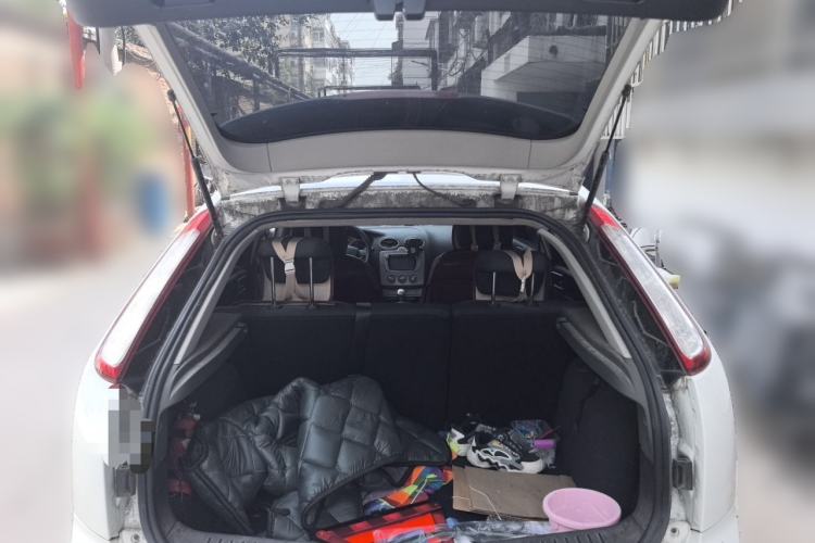 Used Ford Focus 2013 Hatchback Classic 1.8L Manual Base Model Trunk