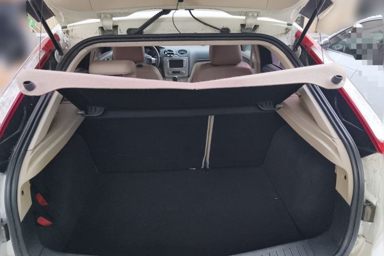 Used Ford Focus 2013 Hatchback Classic 1.8L Automatic Fashion Edition Trunk