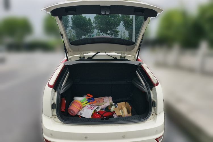 Used Ford Focus 2013 Hatchback Classic 1.8L Automatic Base Model Trunk