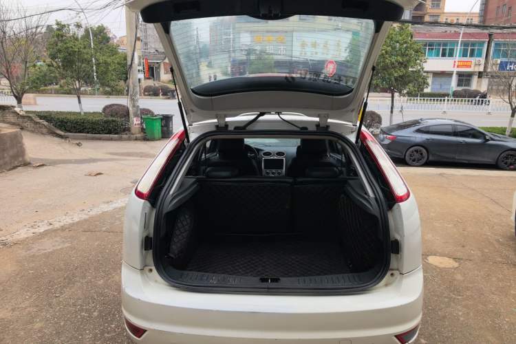Used Ford Focus 2013 Hatchback Classic 1.8L Automatic Base Model Trunk