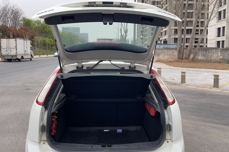 Used Ford Focus 2013 Hatchback Classic 1.8L Manual Base Model Trunk