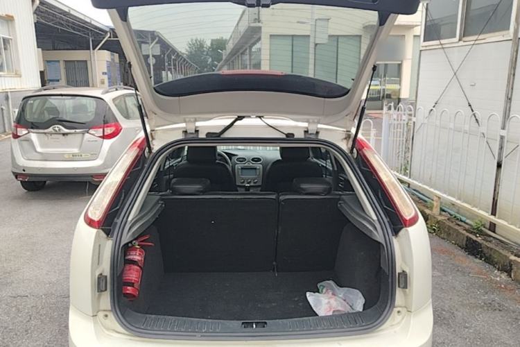 Used Ford Focus 2013 Hatchback Classic 1.8L Automatic Base Model Trunk