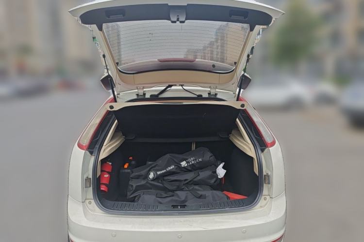 Used Ford Focus 2013 Hatchback Classic 1.8L Automatic Fashion Edition Trunk