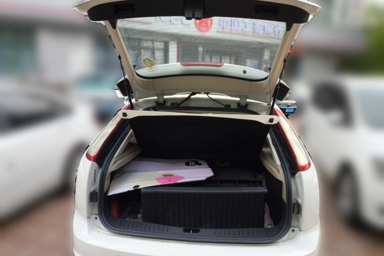 Used Ford Focus 2013 Hatchback Classic 1.8L Automatic Fashion Edition Trunk
