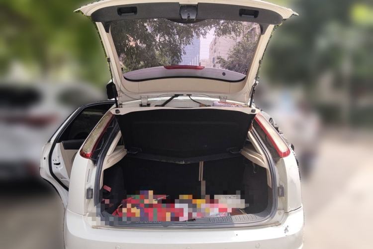Used Ford Focus 2013 Hatchback Classic 1.8L Automatic Fashion Edition Trunk