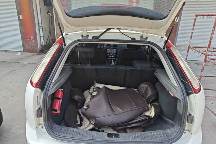 Used Ford Focus 2013 Hatchback Classic 1.8L Manual Base Model Trunk