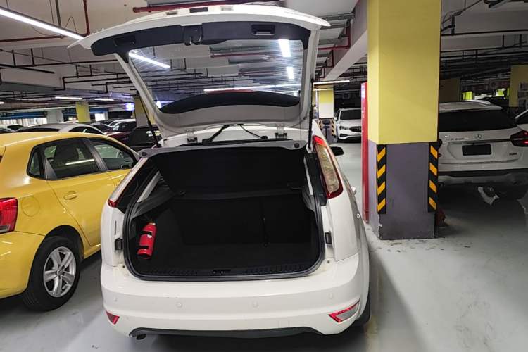 Used Ford Focus 2013 Hatchback Classic 1.8L Automatic Base Model Trunk