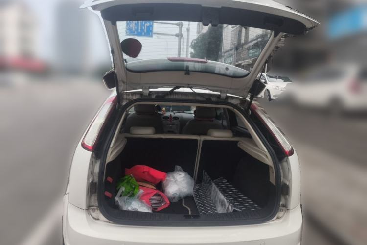 Used Ford Focus 2013 Hatchback Classic 1.8L Automatic Fashion Edition Trunk