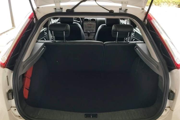 Used Ford Focus 2013 Hatchback Classic 1.8L Automatic Base Model Trunk