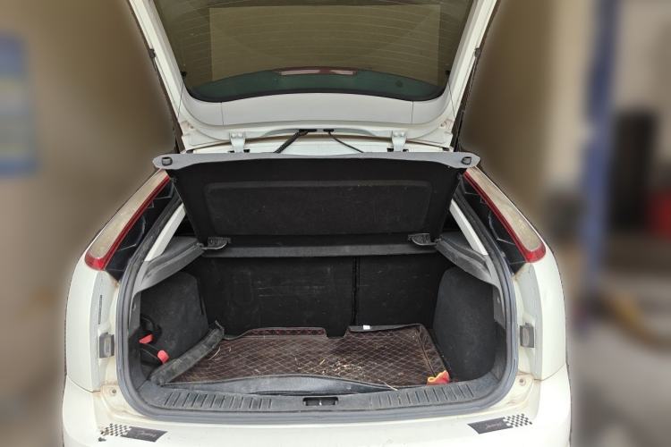 Used Ford Focus 2013 Hatchback Classic 1.8L Manual Base Model Trunk